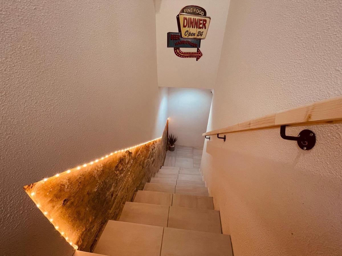 Appartamento La Cave aux Lumières Renaison Esterno foto