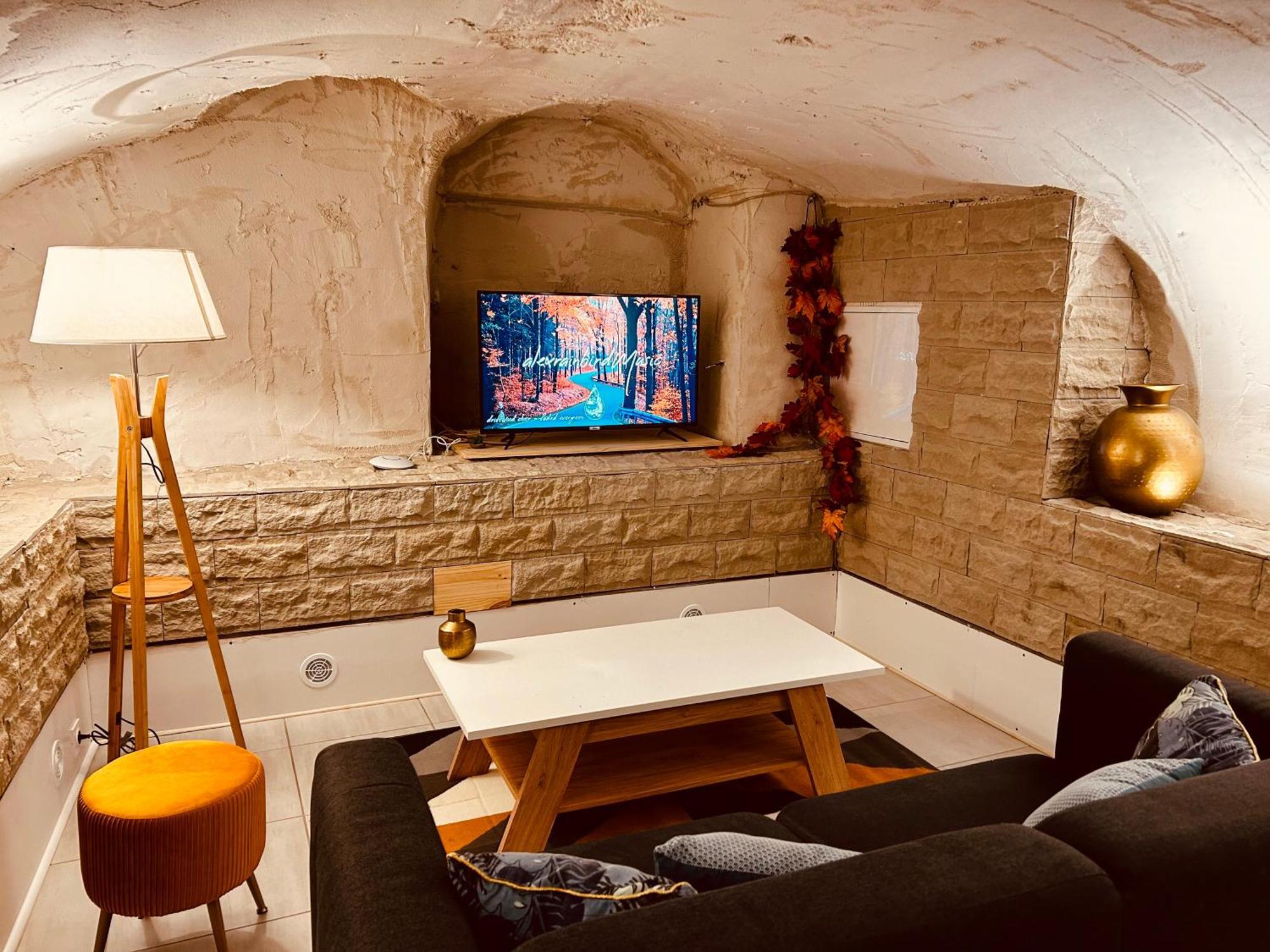 Appartamento La Cave aux Lumières Renaison Esterno foto